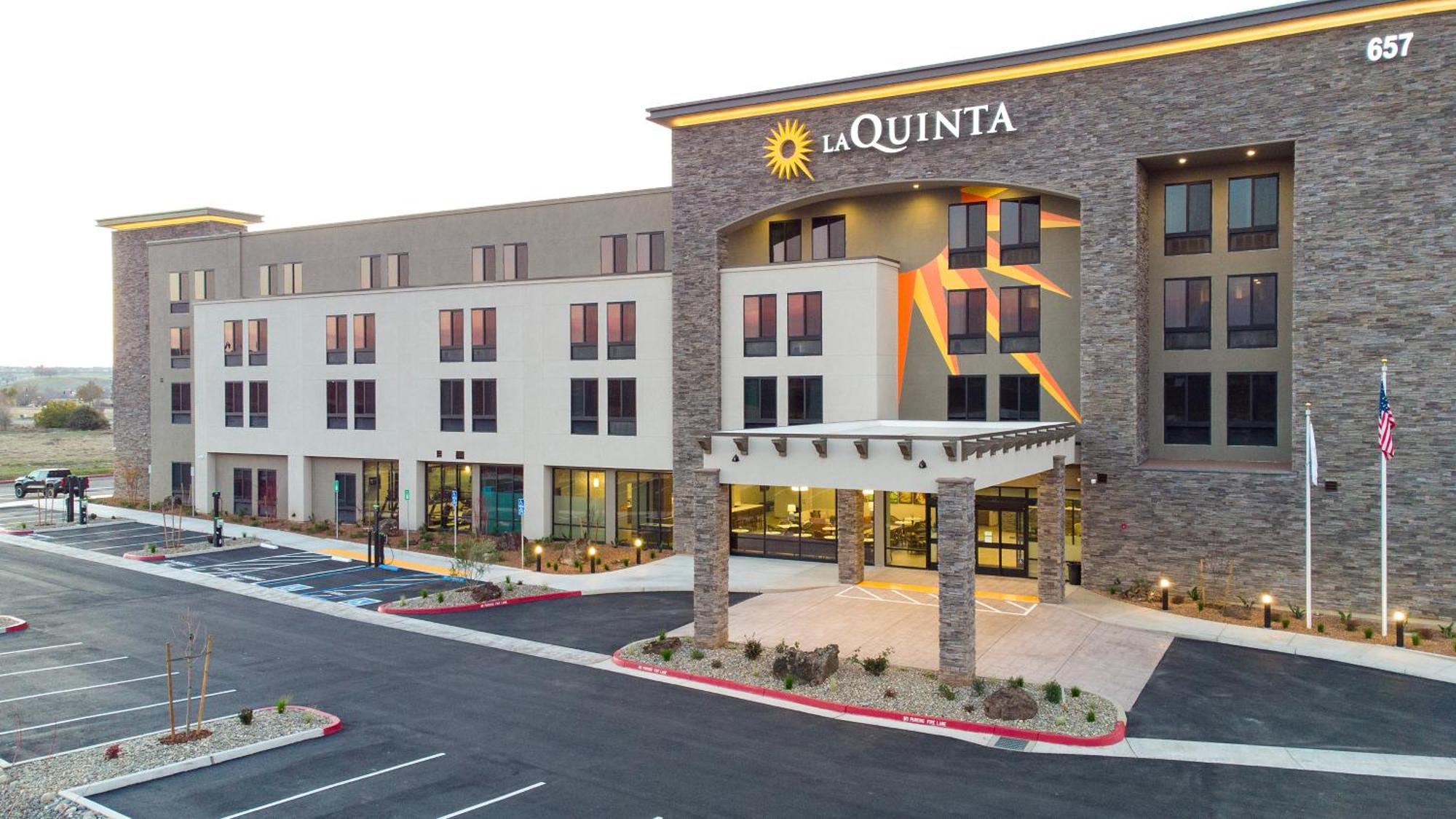 La Quinta Inn And Suites By Wyndham Линкольн Экстерьер фото